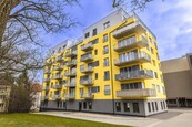 Pronájem moderní novostavby 2+kk, 4.NP, s balkonem a garážovým stáním - Jihlava, ul. Vrchlického, cena 16000 CZK / objekt / měsíc, nabízí LK REAL s.r.o.