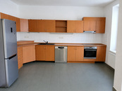 Pronájem bytu 4+kk, 102 m2, 3.NP, ul. Benešova, Jihlava., cena 18000 CZK / objekt / měsíc, nabízí LK REAL s.r.o.