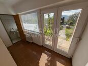 Pronájem 2 byty v rodinném domě Zlín Nivy - 2 bytové jednotky (5+1 a 1+1) + 3 garáž + dílna + sklad, cena 40000 CZK / objekt / měsíc, nabízí 