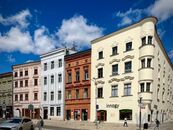 Pronájem podkrovního mezonetového bytu na Masarykově náměstí v Jihlavě, cena 16000 CZK / objekt / měsíc, nabízí 