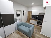 Pronájem bytu 1+kk 23 m2 Seifertova, Jihlava, cena 9250 CZK / objekt / měsíc, nabízí