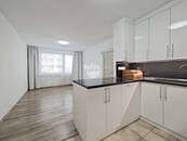 Pronájem kompletně zrekonstruovaného nízkonákladového bytu 2+kk v klidné lokalitě, Jihlava, cena 14000 CZK / objekt / měsíc, nabízí 1. Nonstop Reality