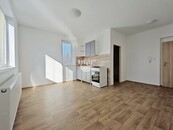 Pronájem novostavby zděného bytu 1+kk, Letní ulice, Jihlava, cena 9300 CZK / objekt / měsíc, nabízí 1. Nonstop Reality